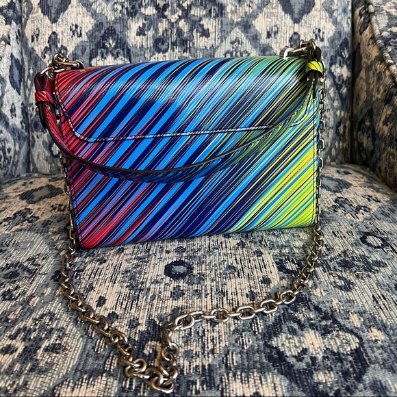 Louis Vuitton Tropical Epi Twist MM - Picture 5 of 15